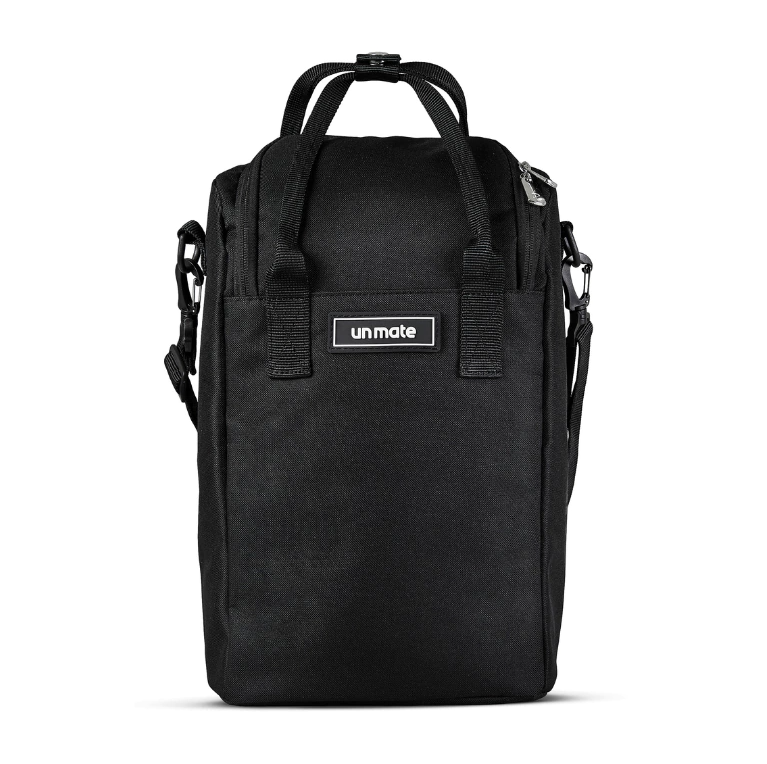 Bolso matero de tela negra.